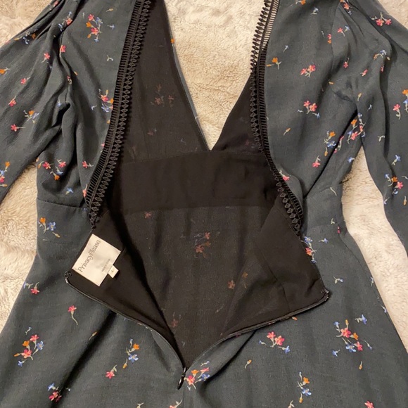 Privacy Please deep v neck open back bell long sleeves - Picture 6 of 10